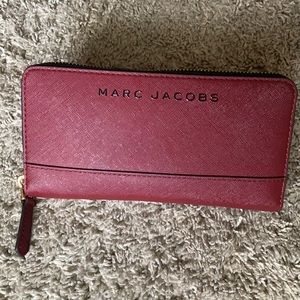 💥 SALE💥Marc Jacob’s Continental Zip Wallet